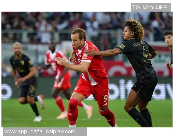 哈曼盛赞拜仁与巴黎对决将成巅峰对决两队实力不容小觑